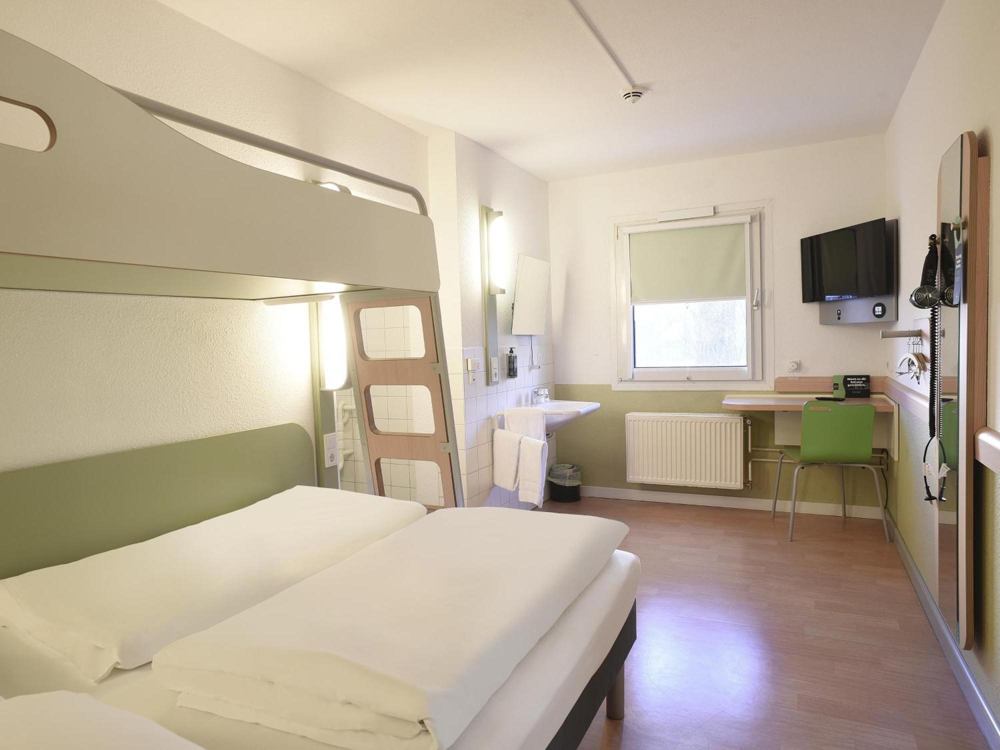 B&B Hotel Rostock-Broderstorf Exterior photo