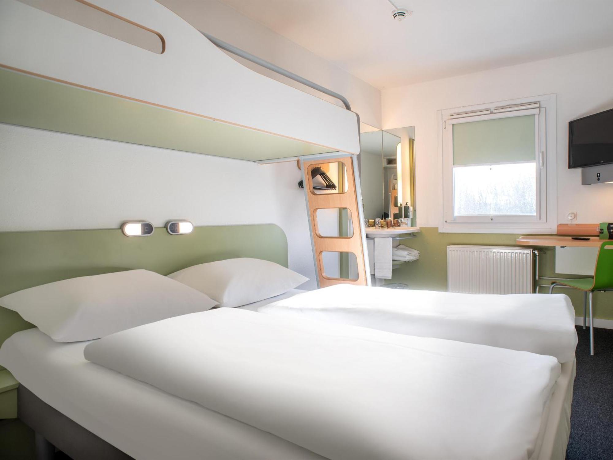 B&B Hotel Rostock-Broderstorf Exterior photo