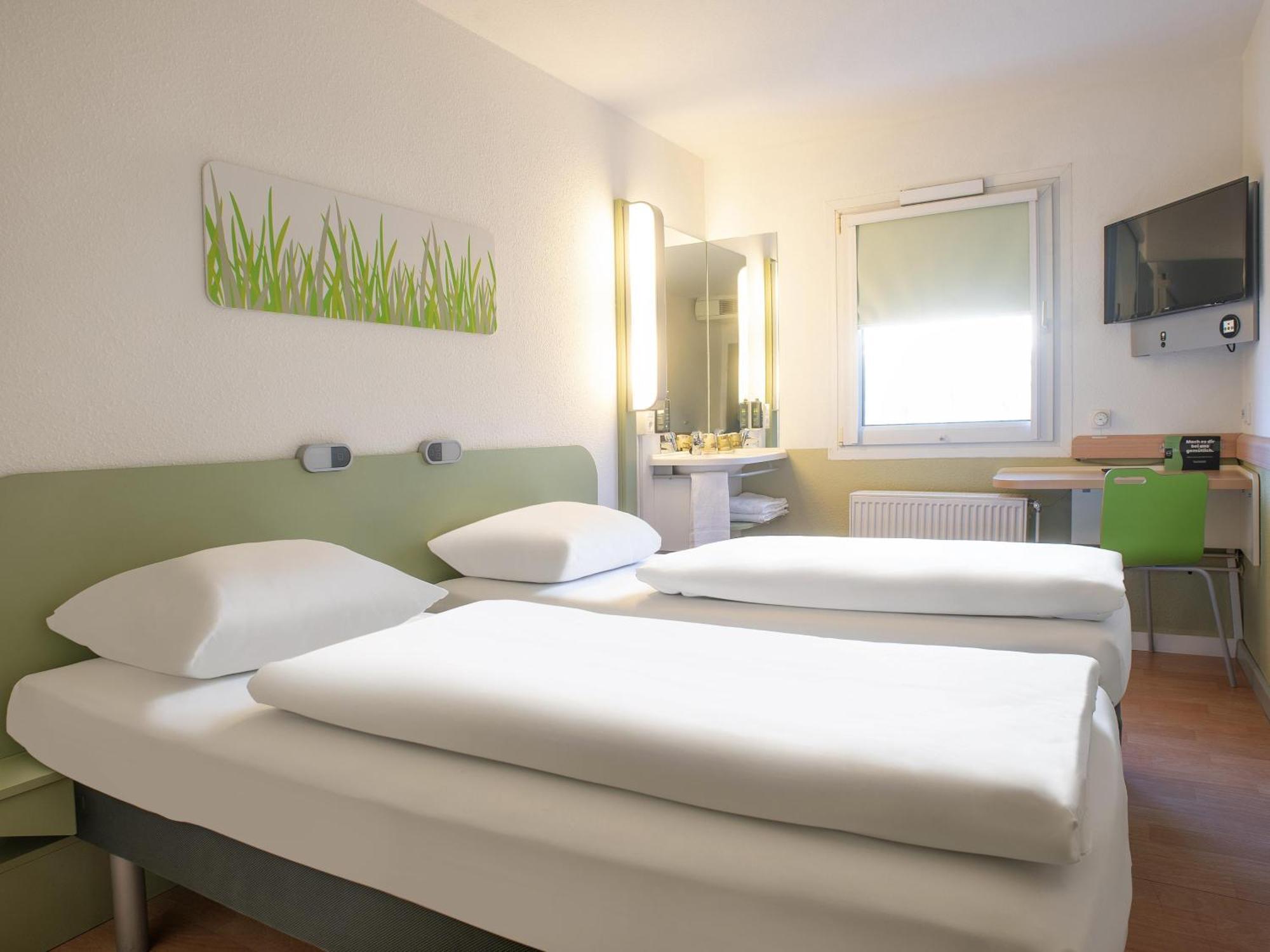 B&B Hotel Rostock-Broderstorf Exterior photo